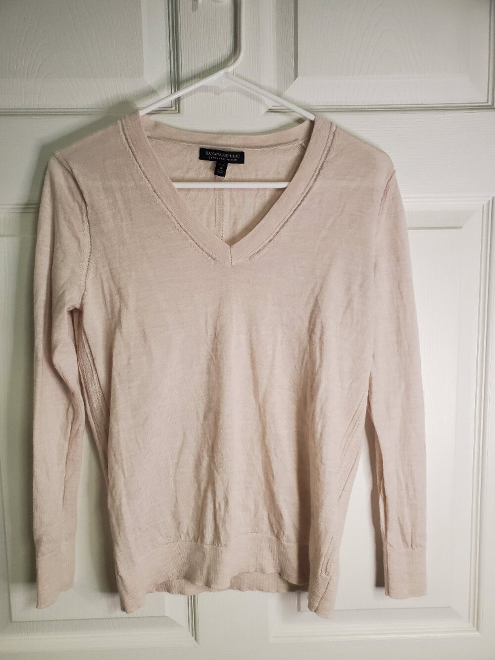 Banana Republic Merino Wool Sweater Women Size S Petite Cream V Neck Long Sleeve